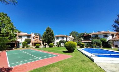 Casa colonia en venta con alberca común en Tequisquiapan