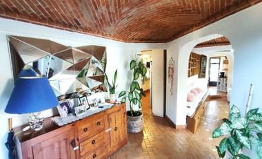 Casa colonia en venta con alberca común en Tequisquiapan
