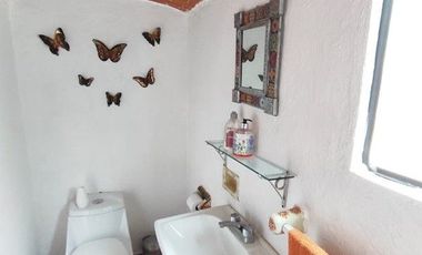 Casa colonia en venta con alberca común en Tequisquiapan