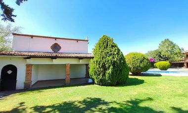 Casa colonia en venta con alberca común en Tequisquiapan