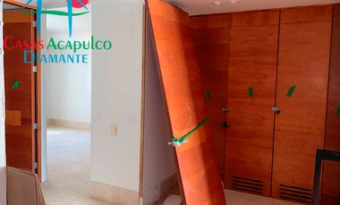Vive el lujo frente al mar: departamento renovado con acceso directo a la playa en Playa Diamante