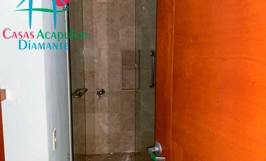 Vive el lujo frente al mar: departamento renovado con acceso directo a la playa en Playa Diamante