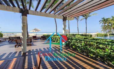 Vive el lujo frente al mar: departamento renovado con acceso directo a la playa en Playa Diamante