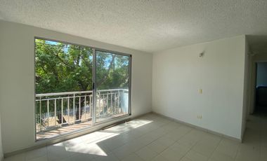 APARTAMENTO EN LAS TRINITARIAS ARRIENDO