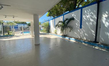 APARTAMENTO EN LAS TRINITARIAS ARRIENDO