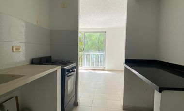APARTAMENTO EN LAS TRINITARIAS ARRIENDO