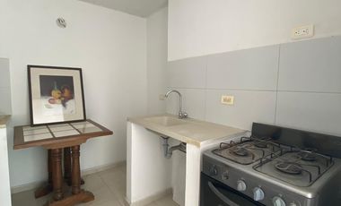 APARTAMENTO EN LAS TRINITARIAS ARRIENDO