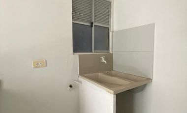 APARTAMENTO EN LAS TRINITARIAS ARRIENDO