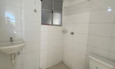 APARTAMENTO EN LAS TRINITARIAS ARRIENDO