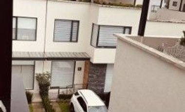 VENTA DE CASA NUEVA EN COYOACAN