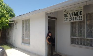 VENDEMOS CASA AMOBLADA DE UN PISO EN CONDOMINIO