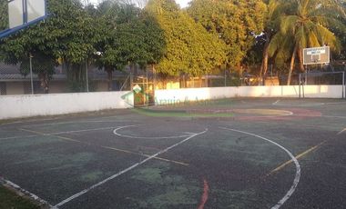 VENDEMOS CASA AMOBLADA DE UN PISO EN CONDOMINIO