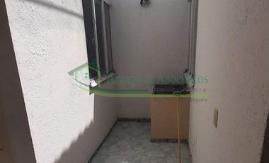 VENDEMOS CASA AMOBLADA DE UN PISO EN CONDOMINIO