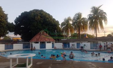 VENDEMOS CASA AMOBLADA DE UN PISO EN CONDOMINIO