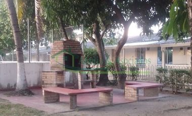 VENDEMOS CASA AMOBLADA DE UN PISO EN CONDOMINIO