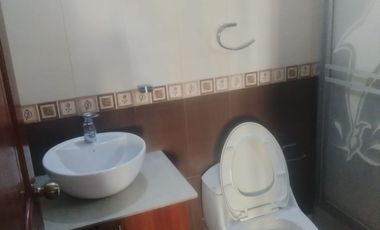 Venta de casa de 120 m2 de construcción  en Quitunbe.
