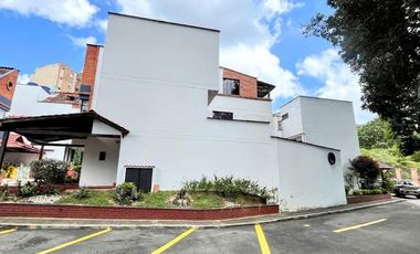 VENDO CASA EN LA FLORESTA