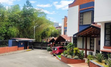 VENDO CASA EN LA FLORESTA