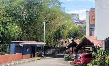 VENDO CASA EN LA FLORESTA