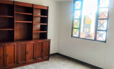 VENDO CASA EN LA FLORESTA