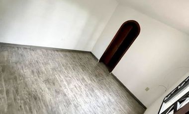 VENDO CASA EN LA FLORESTA