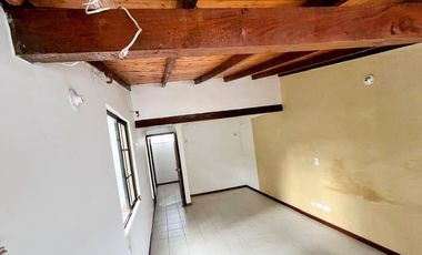 VENDO CASA EN LA FLORESTA