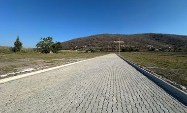 VENTA DE TERRENOS URBANIZADOS, ESCRITURADOS Y CON SERVICIOS EN AYALA, MOR.