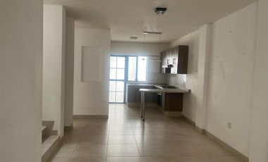 CASA EN RENTA LEON, GTO. CAPELLANIA RESIDENCIAL CERCA DE PUERTO INTERIOR