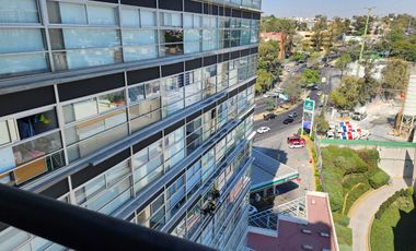 DEPA EN VENTA EN AV. SAN ANTONIO. EDIFICIO CON ALBERCA Y CANCHA DE PADEL