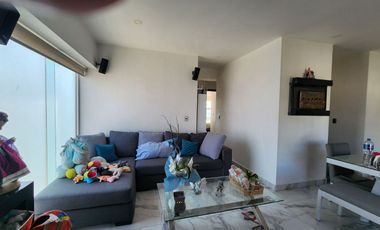 DEPA EN VENTA EN AV. SAN ANTONIO. EDIFICIO CON ALBERCA Y CANCHA DE PADEL
