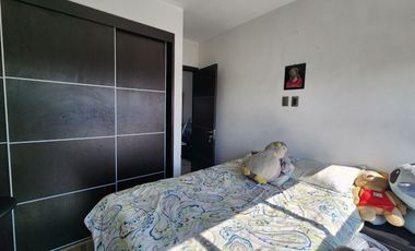DEPA EN VENTA EN AV. SAN ANTONIO. EDIFICIO CON ALBERCA Y CANCHA DE PADEL