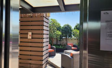 DEPA EN VENTA EN AV. SAN ANTONIO. EDIFICIO CON ALBERCA Y CANCHA DE PADEL