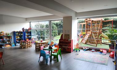 DEPA EN VENTA EN AV. SAN ANTONIO. EDIFICIO CON ALBERCA Y CANCHA DE PADEL