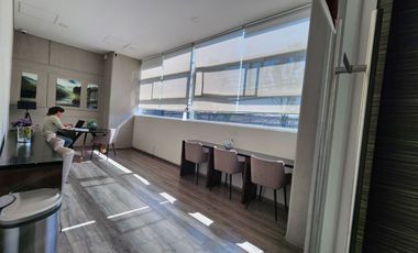 DEPA EN VENTA EN AV. SAN ANTONIO. EDIFICIO CON ALBERCA Y CANCHA DE PADEL