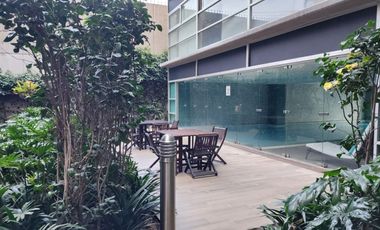 DEPA EN VENTA EN AV. SAN ANTONIO. EDIFICIO CON ALBERCA Y CANCHA DE PADEL