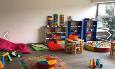 DEPA EN VENTA EN AV. SAN ANTONIO. EDIFICIO CON ALBERCA Y CANCHA DE PADEL