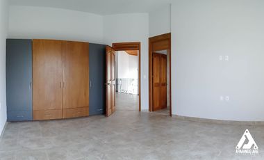 CASA EN RENTA o VENTA EN BOSQUES DEL REFUGIO DE 4 RECAMARAS!