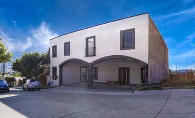 CASA EN RENTA o VENTA EN BOSQUES DEL REFUGIO DE 4 RECAMARAS!