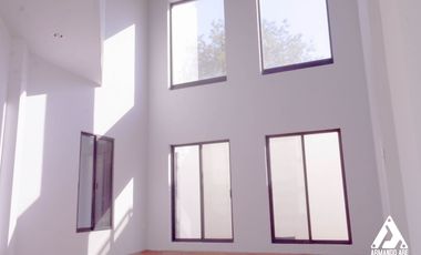 CASA EN RENTA o VENTA EN BOSQUES DEL REFUGIO DE 4 RECAMARAS!