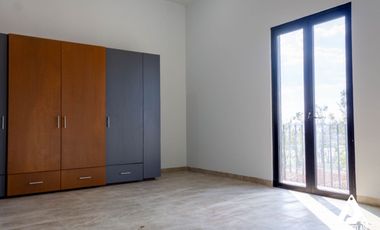 CASA EN RENTA o VENTA EN BOSQUES DEL REFUGIO DE 4 RECAMARAS!