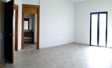 CASA EN RENTA o VENTA EN BOSQUES DEL REFUGIO DE 4 RECAMARAS!