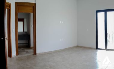 CASA EN RENTA o VENTA EN BOSQUES DEL REFUGIO DE 4 RECAMARAS!