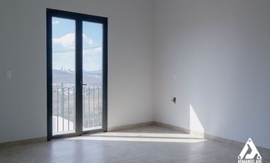 CASA EN RENTA o VENTA EN BOSQUES DEL REFUGIO DE 4 RECAMARAS!