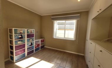 Gran Oportunidad!!! Hermosa casa en Condominio - 4D 3B - Buin