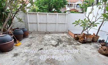 2-storey townhouse, 32 sq m., Nanthana Garden Village, Rangsit-Bang Phun, Soi Ban Klang 2/2, Rangsit-Pathum Thani Road, Tiwanon Road, Mueang Pathum Th