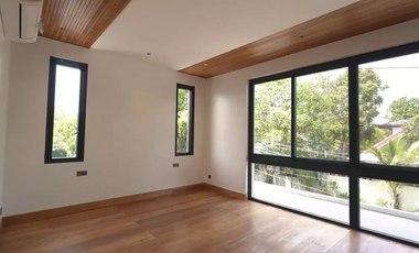 EXQUISITE LUXURY LIVING: 10-BEDROOM 10-CAR GARAGE GRAND ESTATE IN AYALA ALABANG VILLAGE