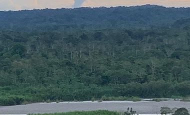 HOSTERIA DE VENTA A ORILLAS DE RIO NAPO DE OPORTUNIDAD