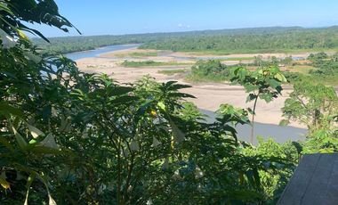 HOSTERIA DE VENTA A ORILLAS DE RIO NAPO DE OPORTUNIDAD