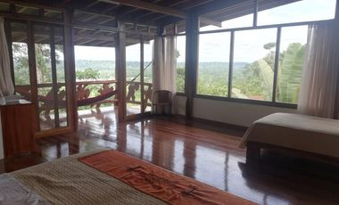 HOSTERIA DE VENTA A ORILLAS DE RIO NAPO DE OPORTUNIDAD