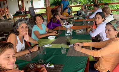 HOSTERIA DE VENTA A ORILLAS DE RIO NAPO DE OPORTUNIDAD